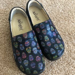 Alegria Size 38 Skull